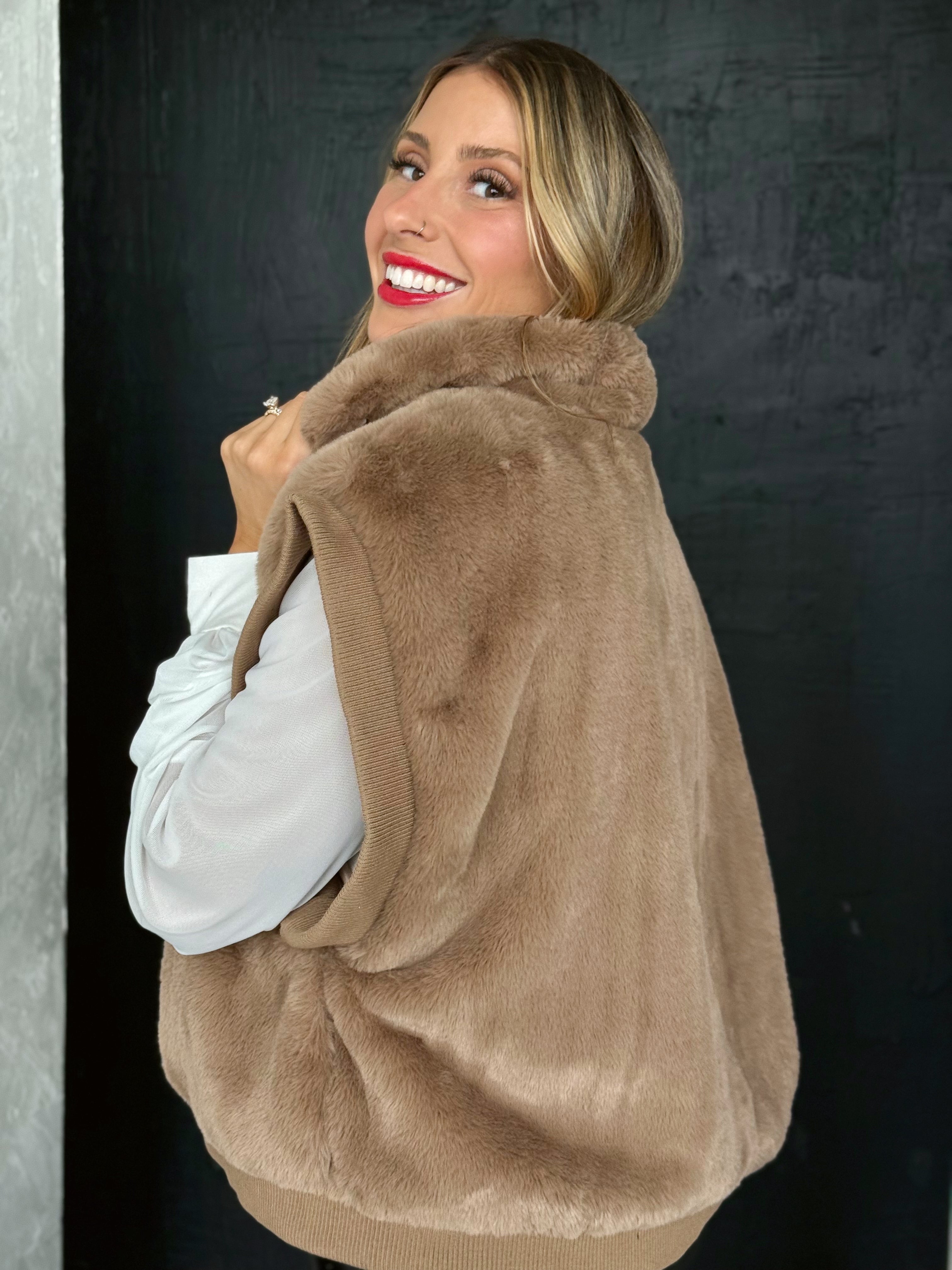Becky Faux Fur Vest - TAUPE - Storetradenest VEST