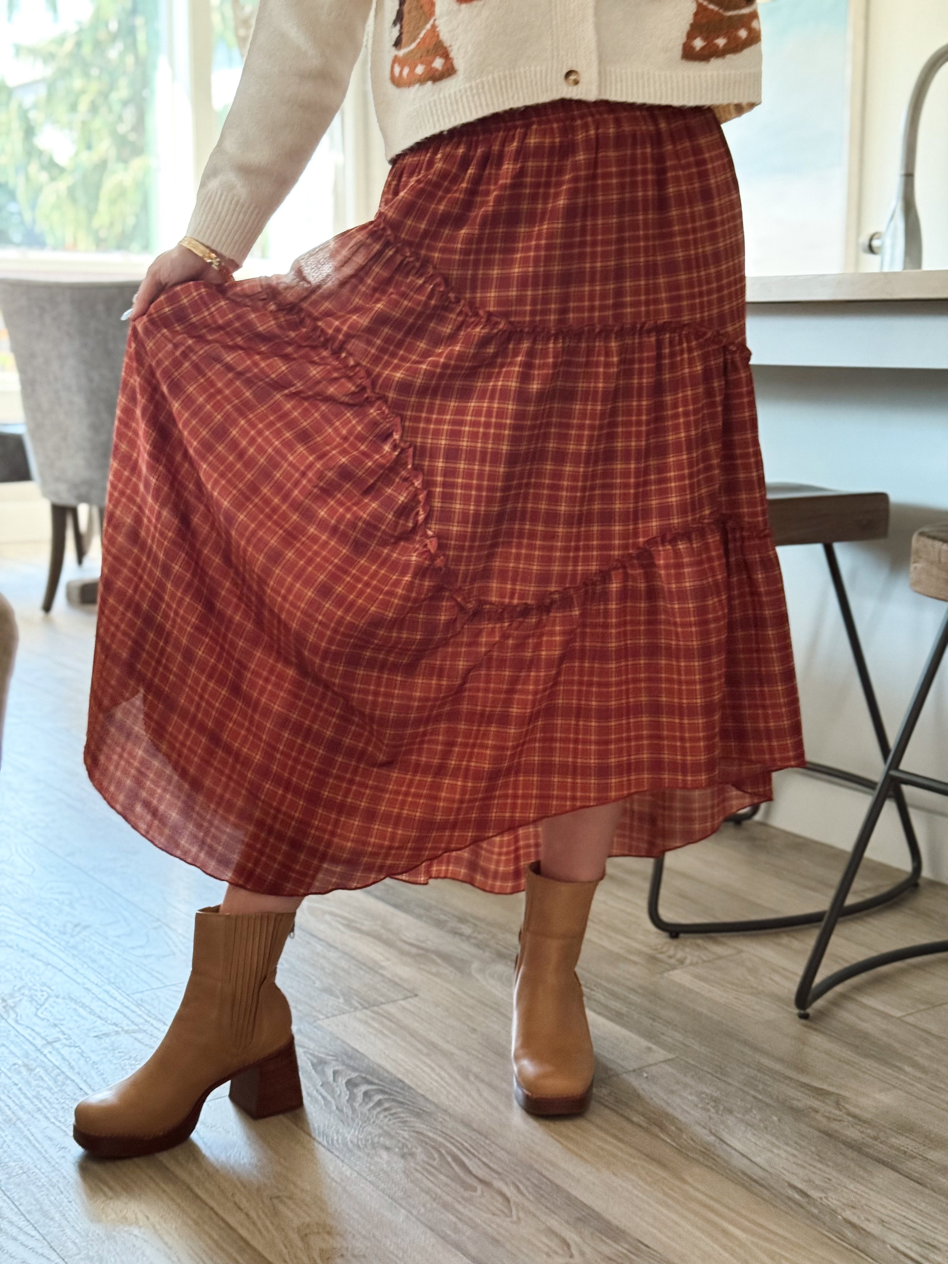 Ingrid Skirt - RED - Storetradenest MIDI SKIRT