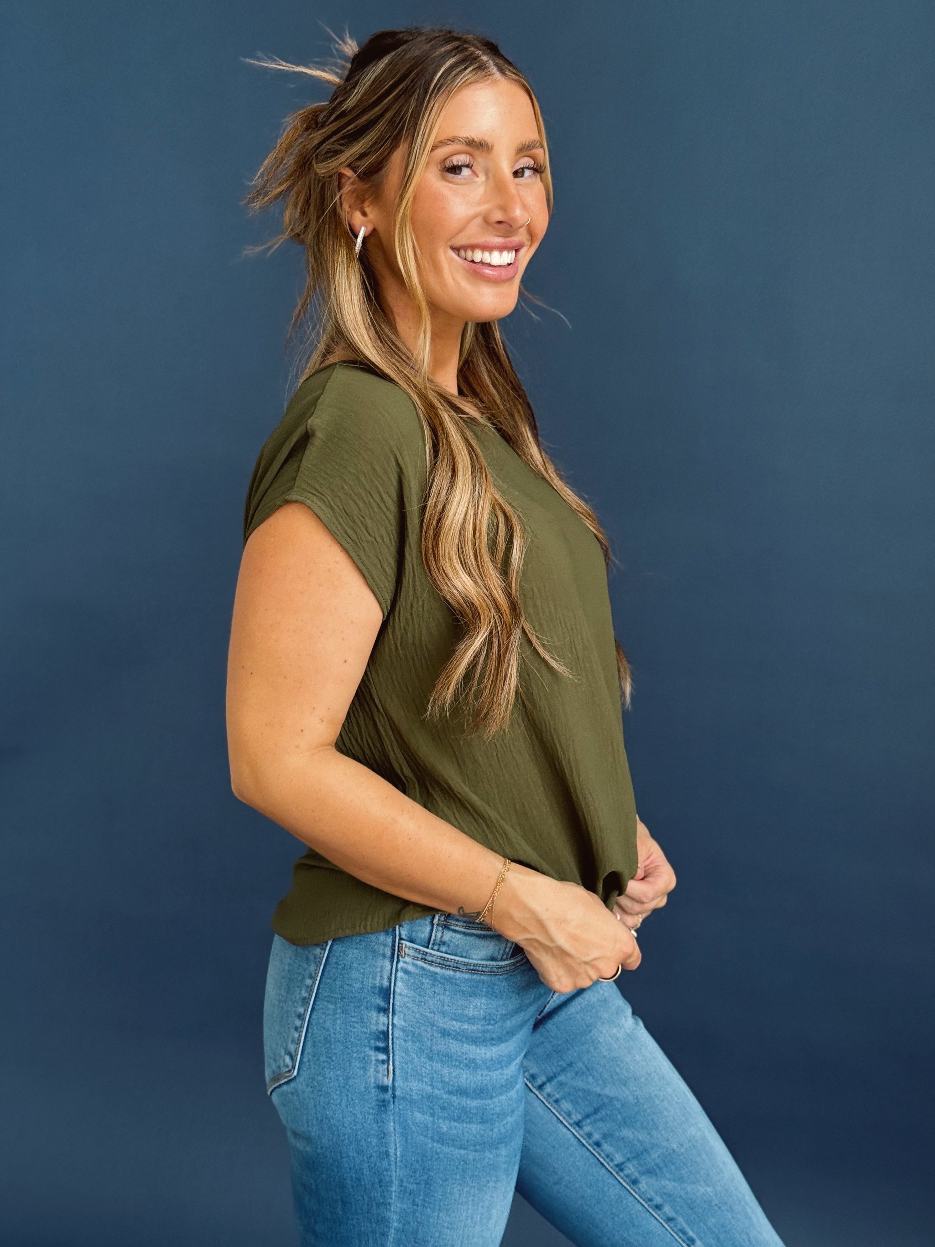 Jazlyn Top - OLIVE - Storetradenest S/S Shirt