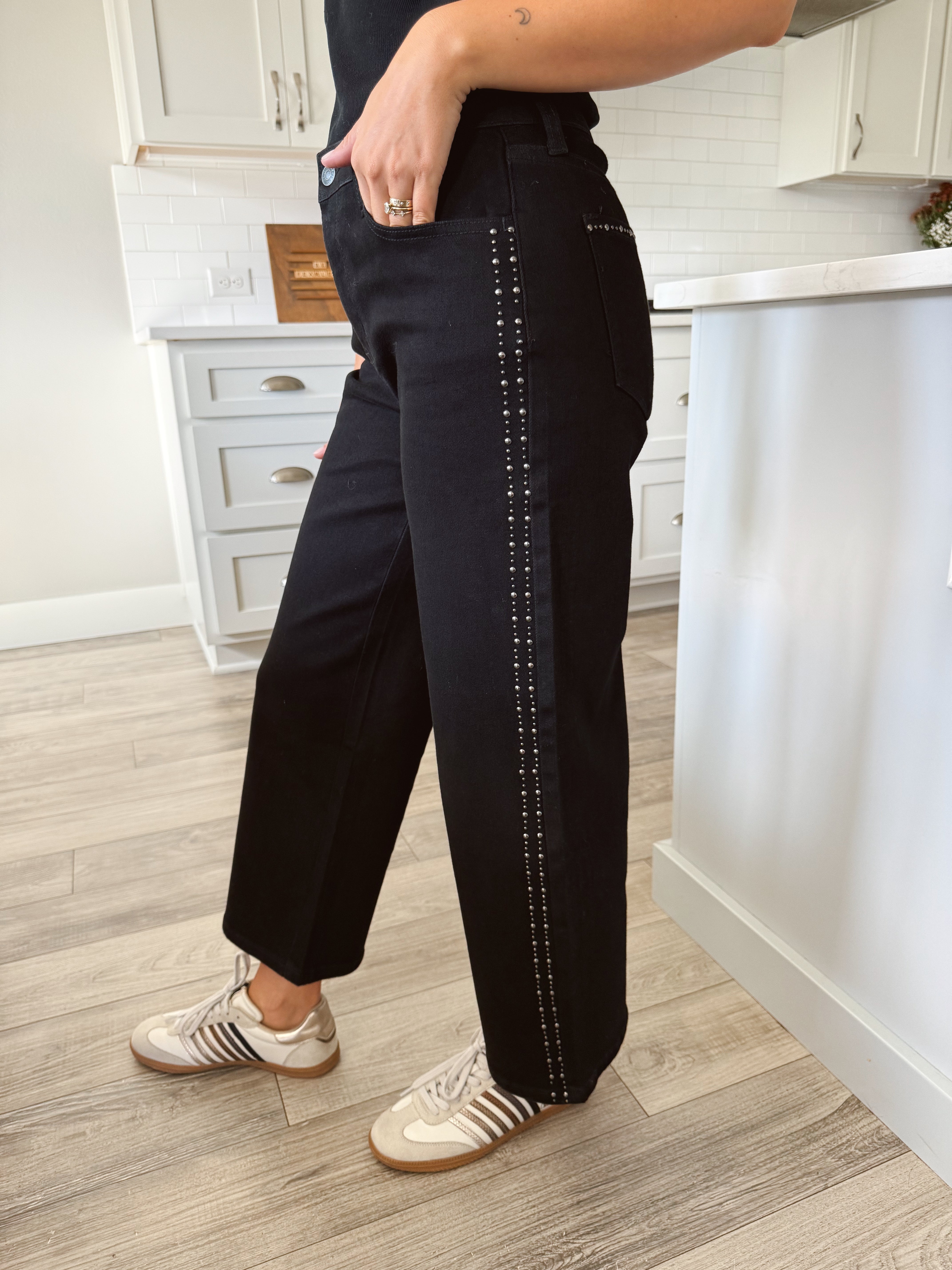 [KANCAN] Rebel Studded Jean - BLACK - Storetradenest WIDE LEG