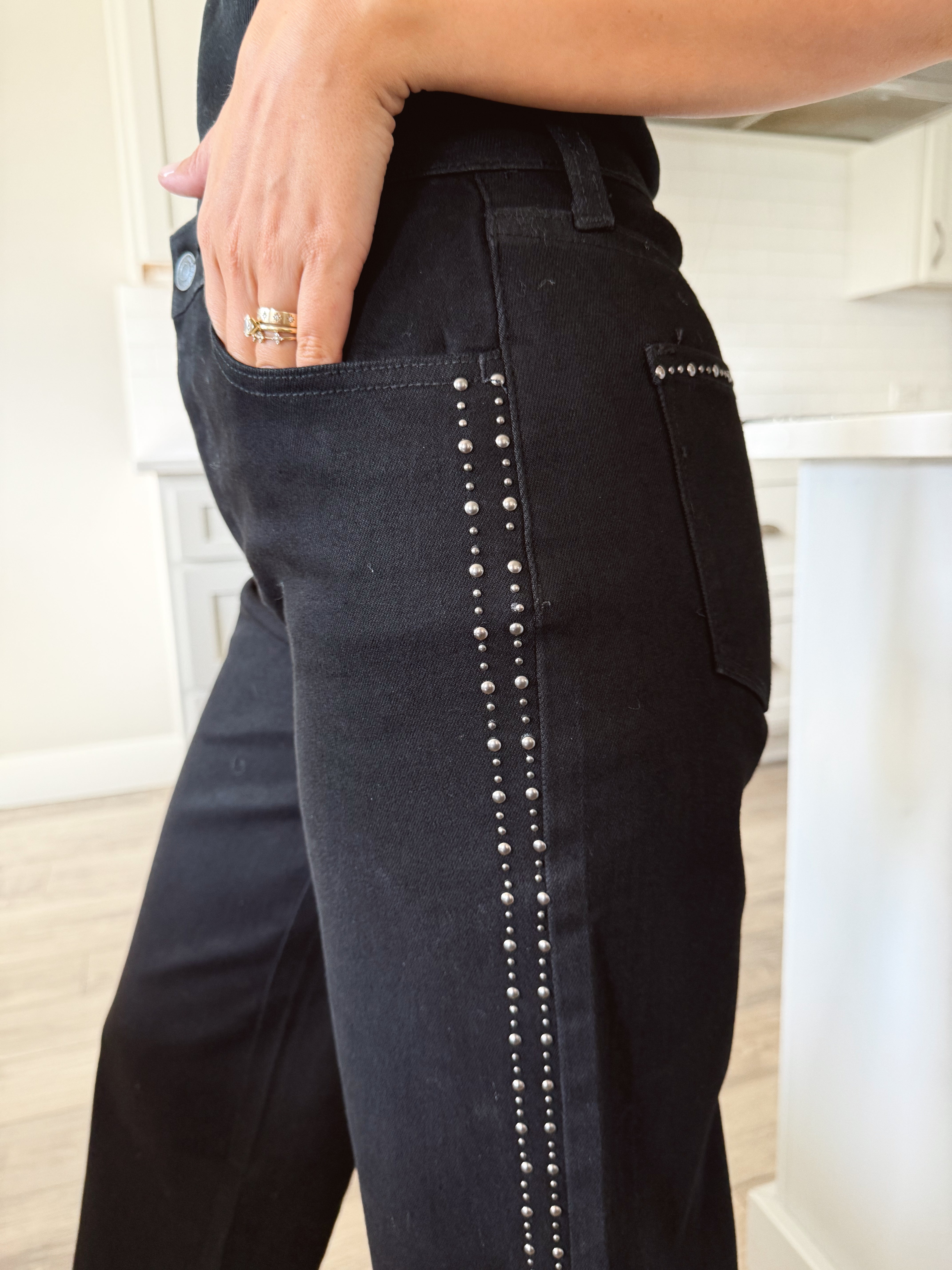 [KANCAN] Rebel Studded Jean - BLACK - Storetradenest WIDE LEG
