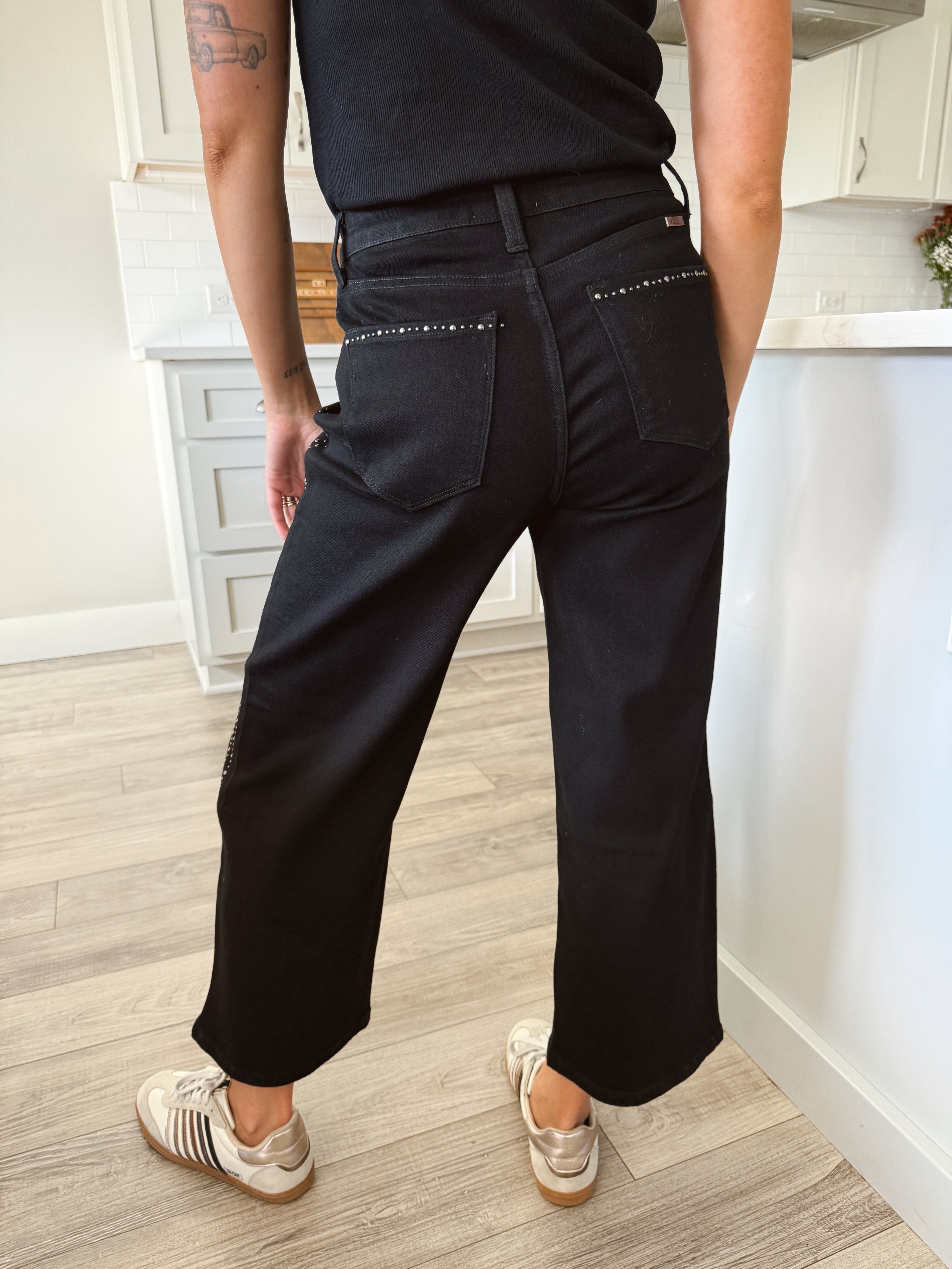 [KANCAN] Rebel Studded Jean - BLACK - Storetradenest WIDE LEG