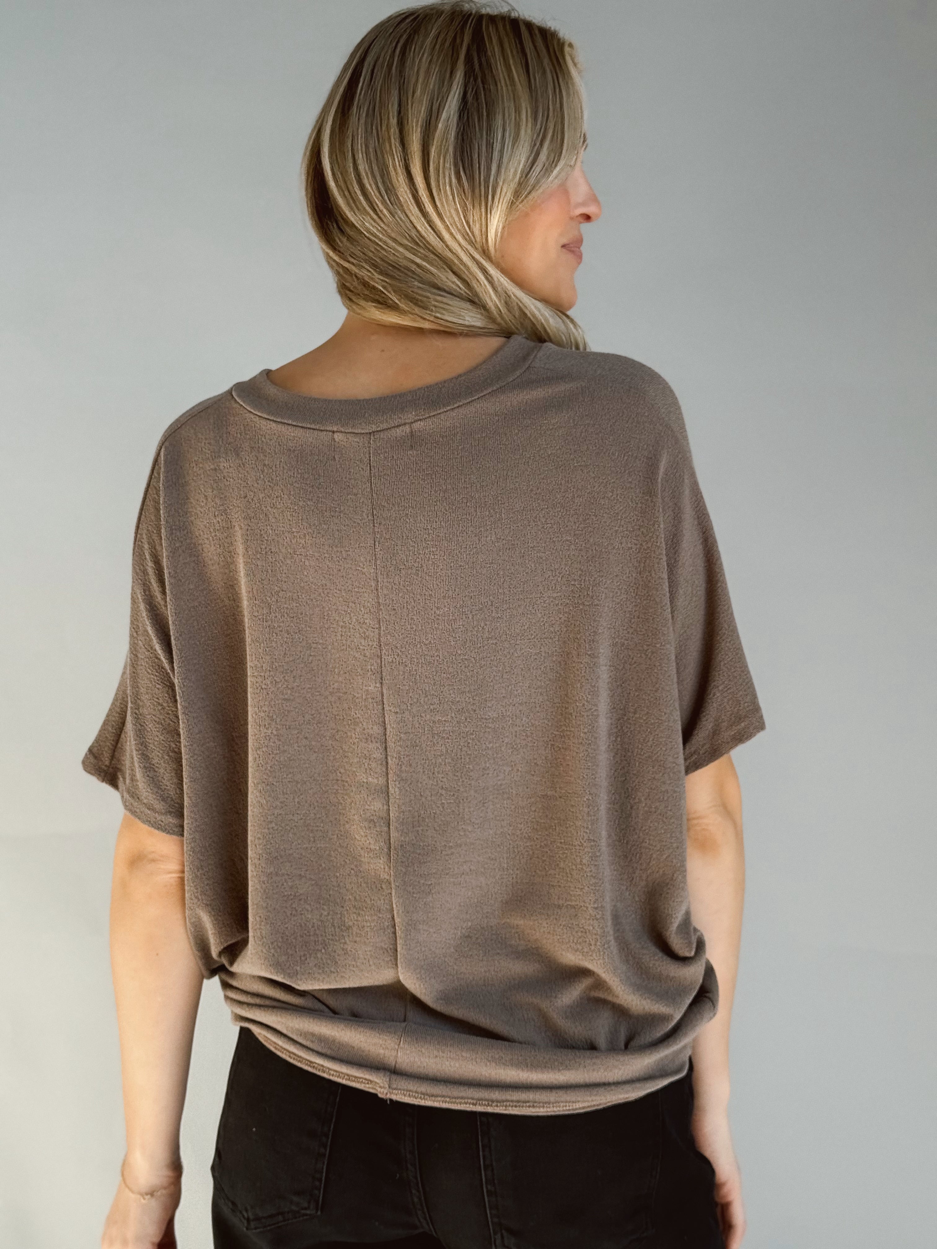 Lori V - Neck Tee - MUSHROOM - Storetradenest S/S SHIRT