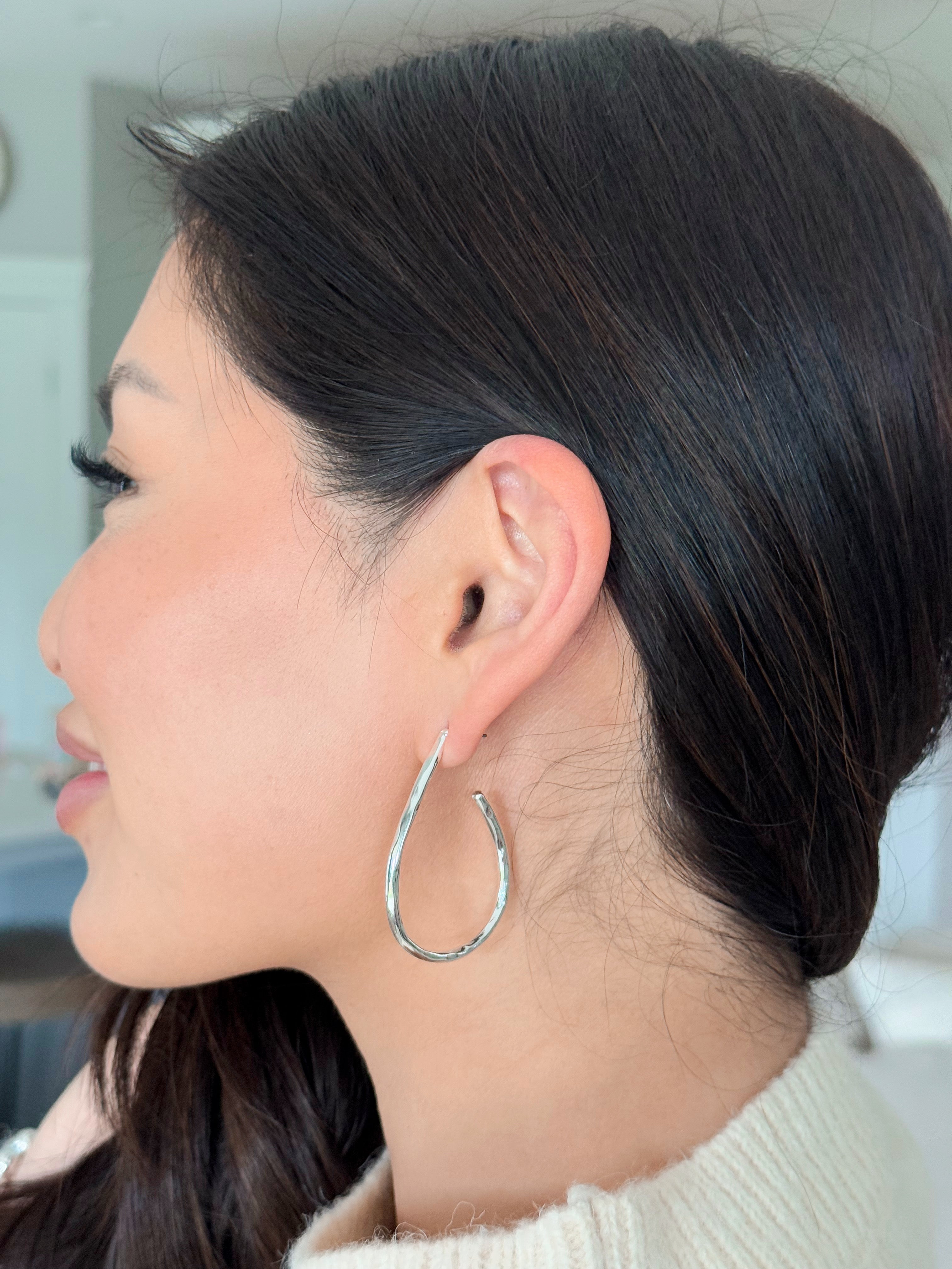 Lottie Earrings - SILVER - Storetradenest NECKLACE