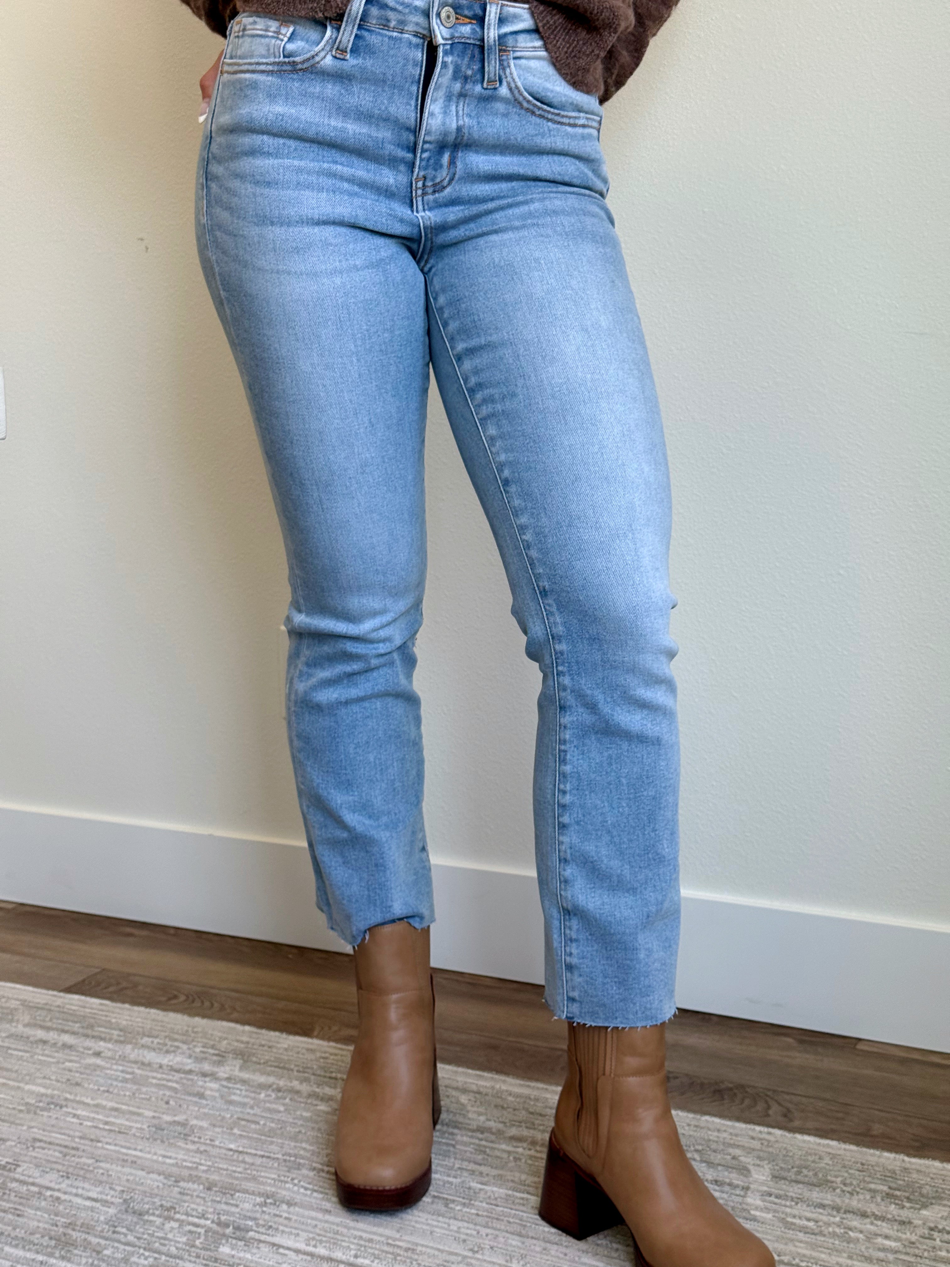 [LOVERVET] Kiara Jean - WAITING - Storetradenest FLARE