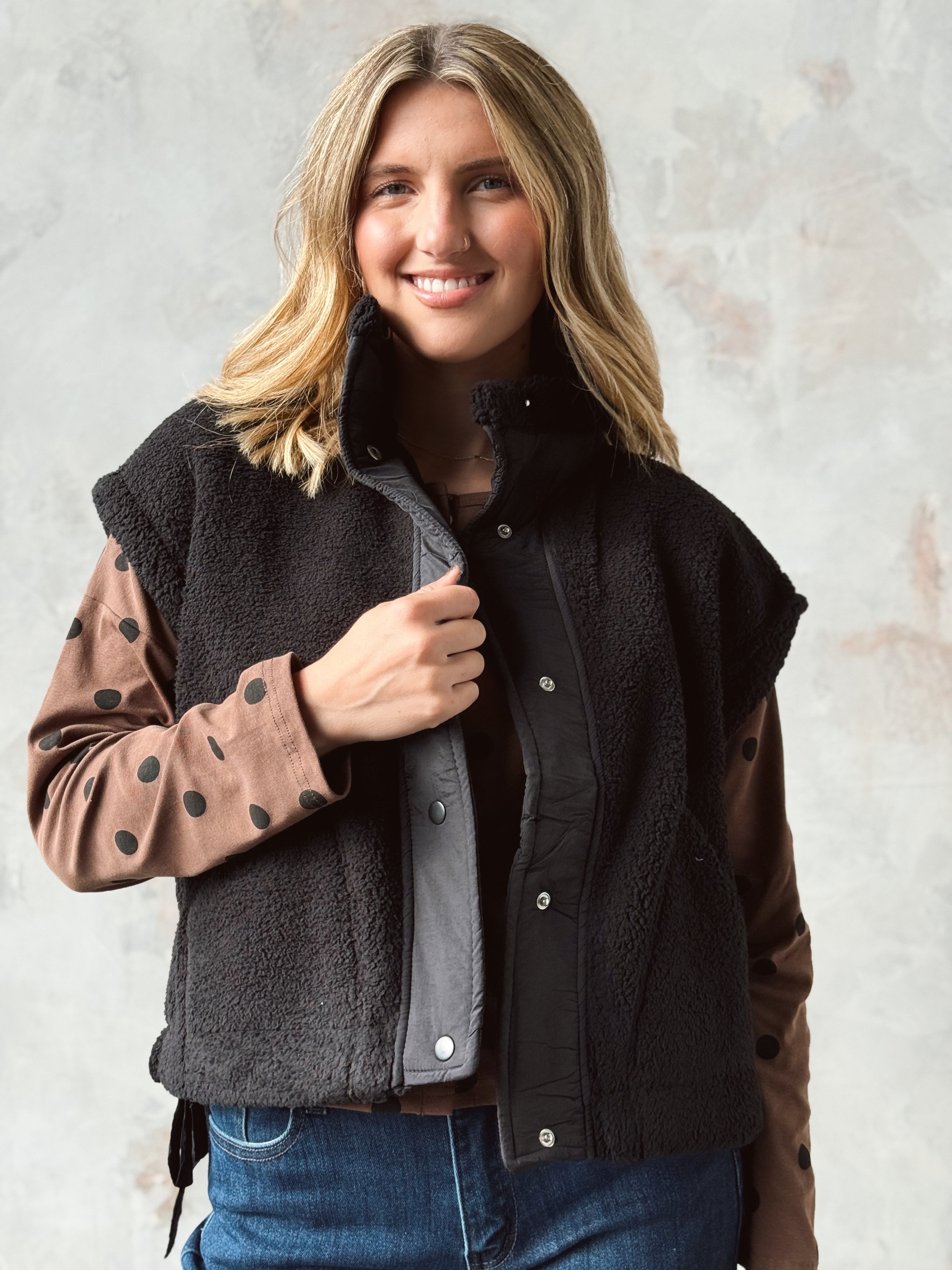 Nala Vest - BLACK - Storetradenest VEST