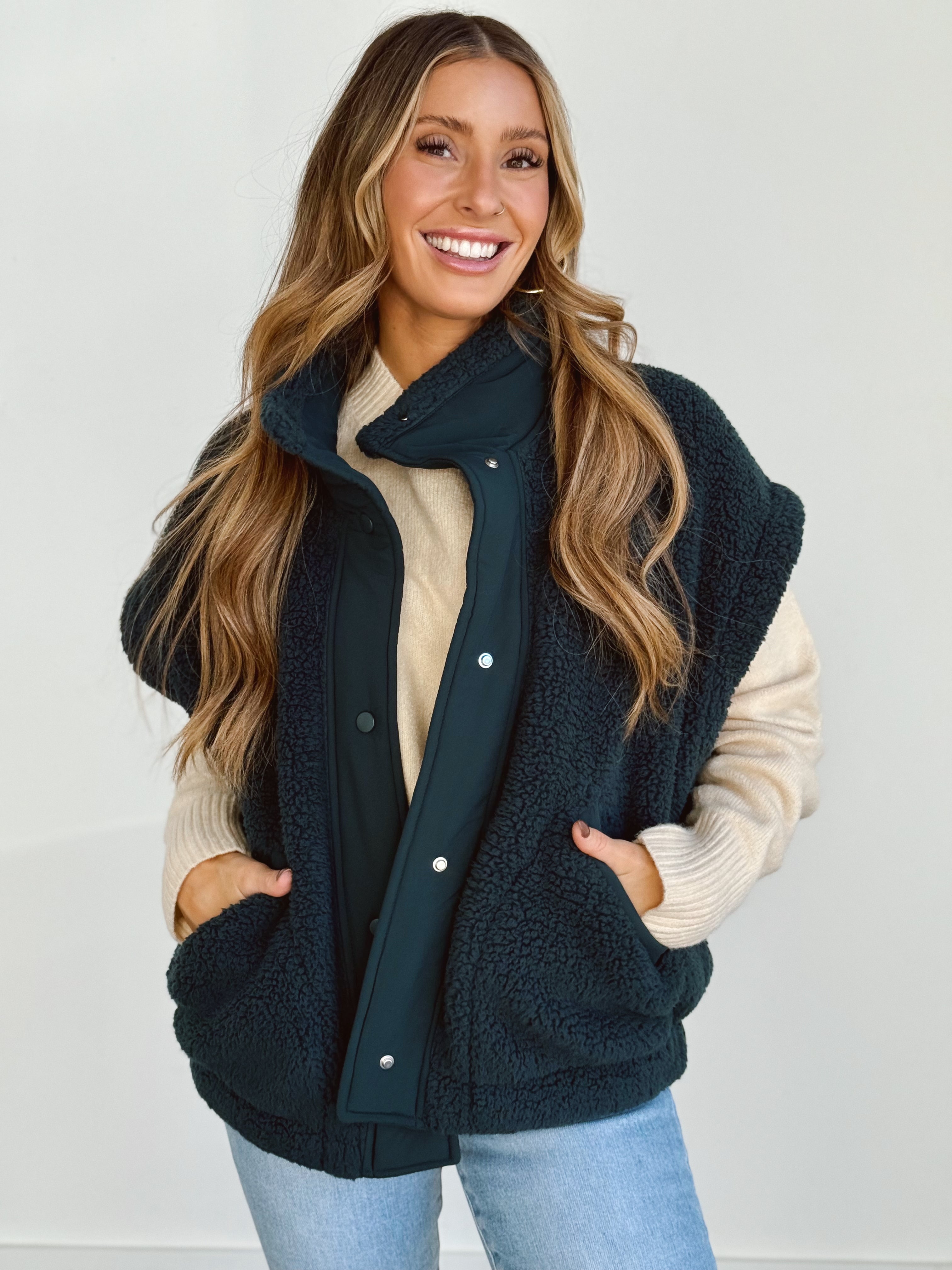 October Mornings Vest - DARK SEA GREEN - Storetradenest VEST