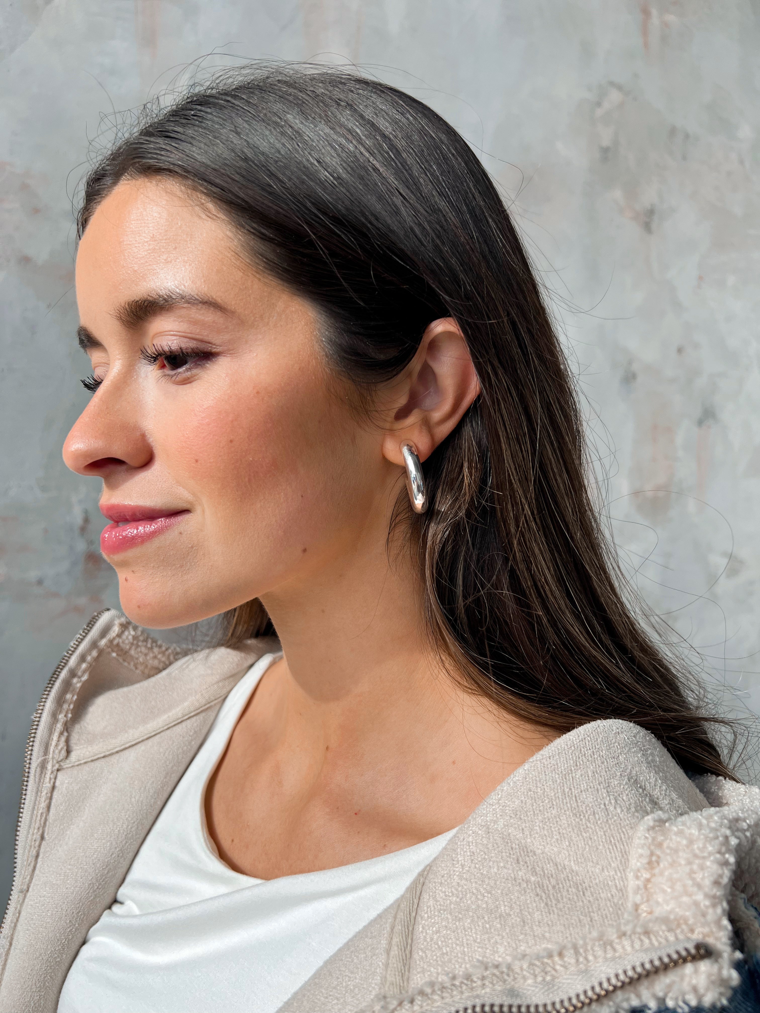 Renee Hoops - SILVER - Storetradenest EARRINGS