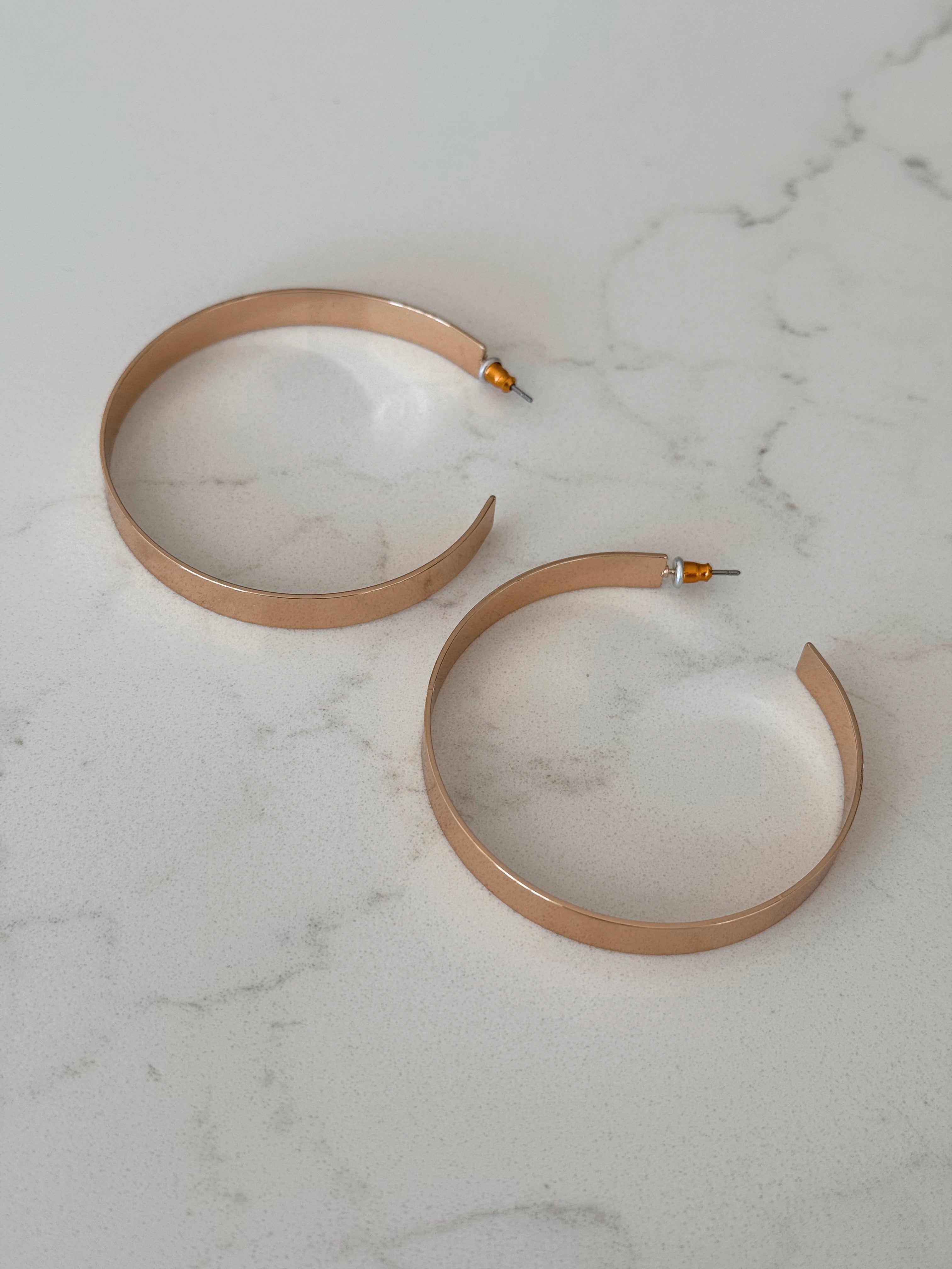 Tyla Hoops - GOLD - Storetradenest EARRINGS