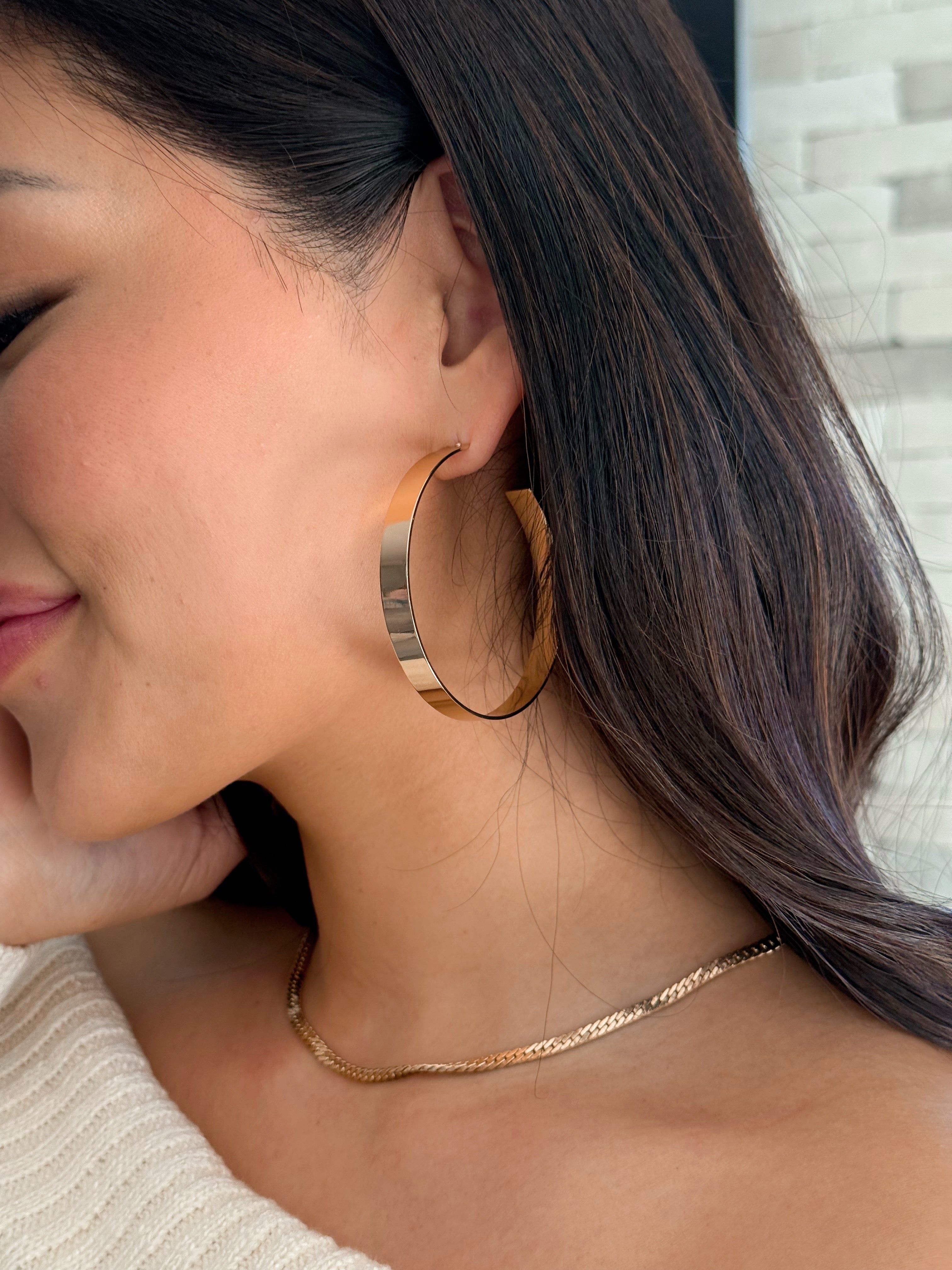 Tyla Hoops - GOLD - Storetradenest EARRINGS