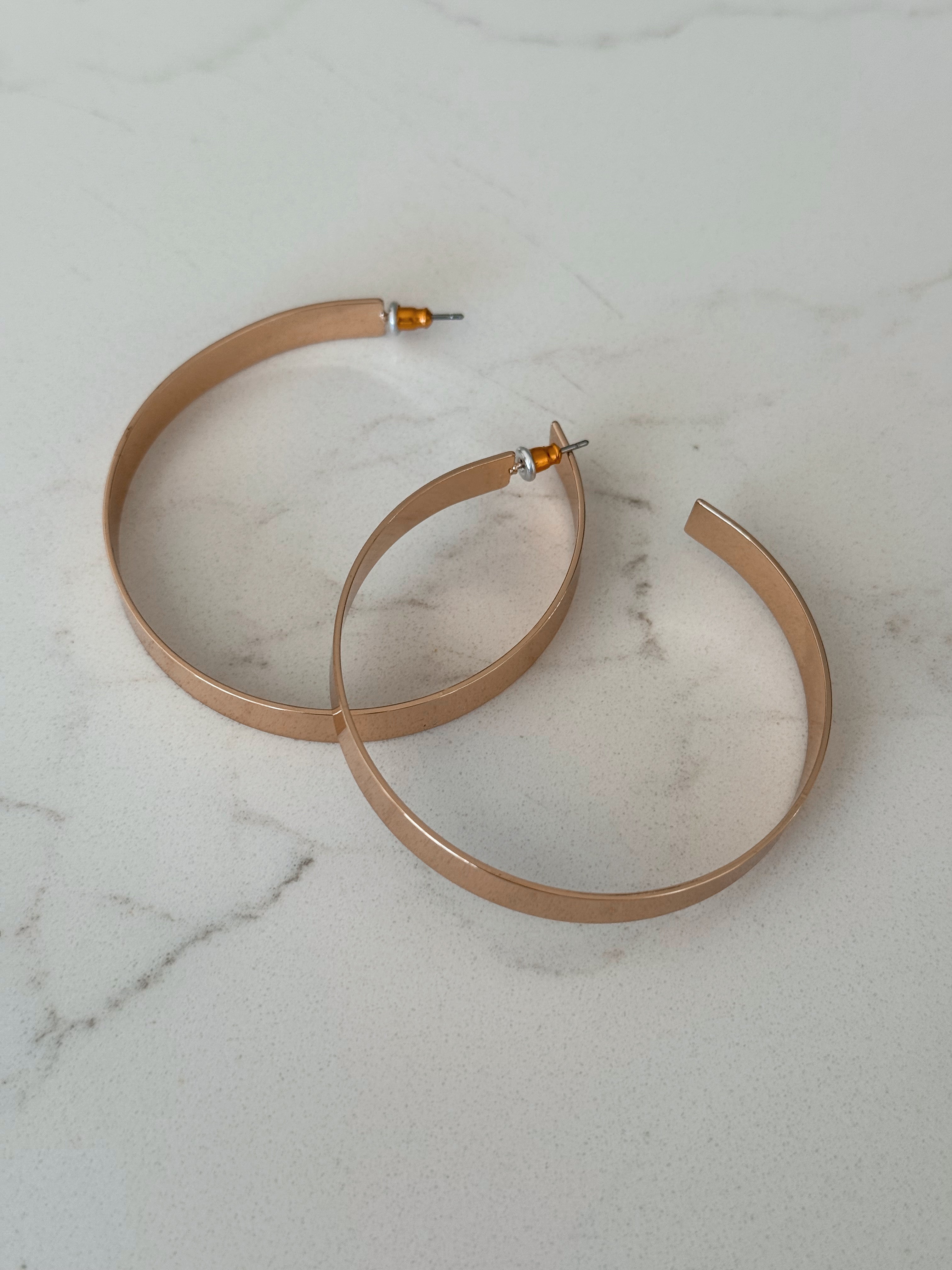 Tyla Hoops - GOLD - Storetradenest EARRINGS