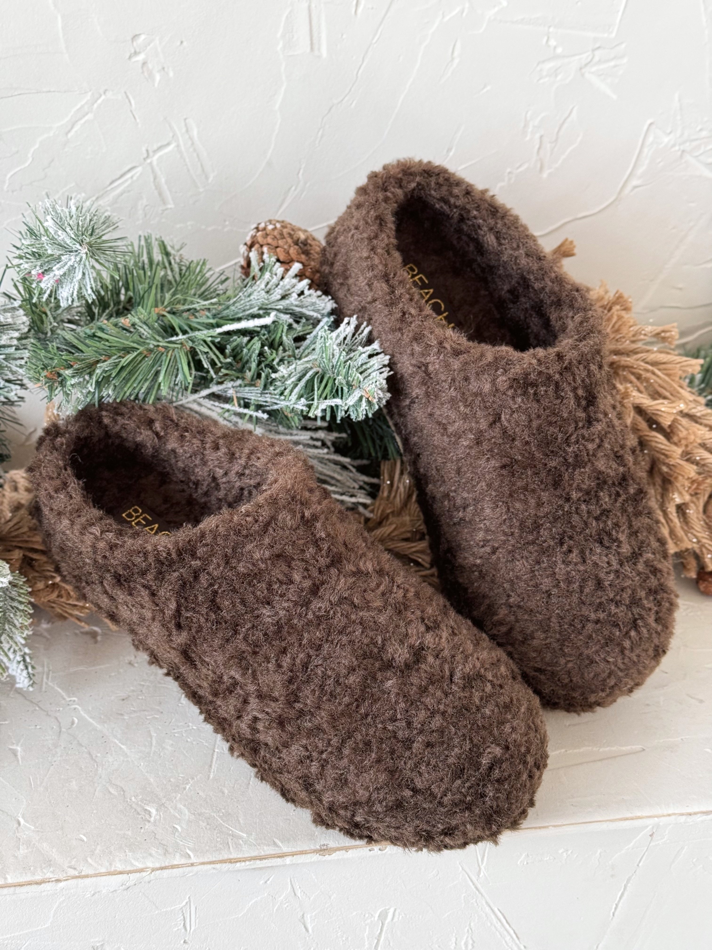 Winter Everywhere Slippers - COFFEE - Storetradenest SLIPPERS